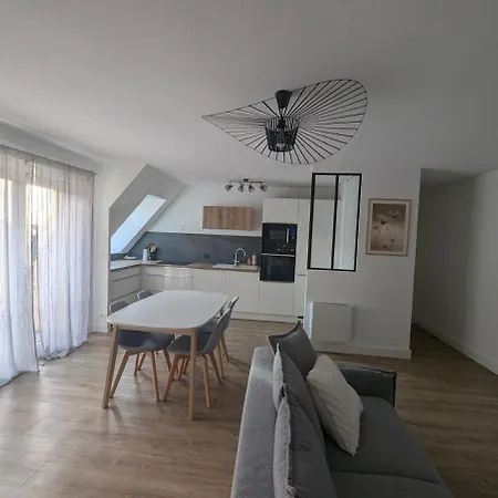 Moderne Avec Parking Prive Et Lit King *